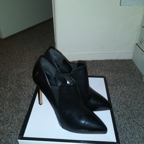 Heels - Picture 3 of 4